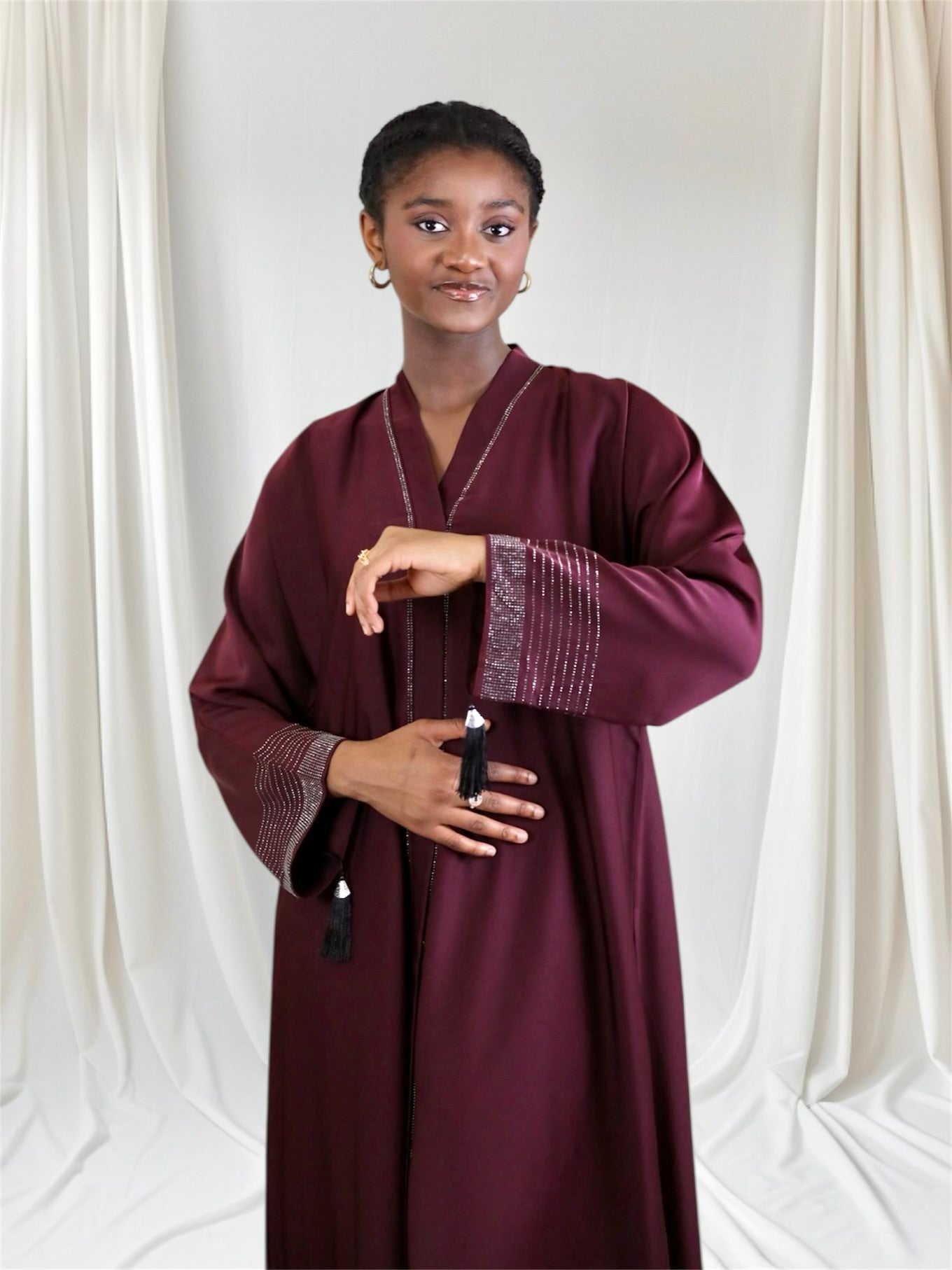 Woman burgundy abaya 